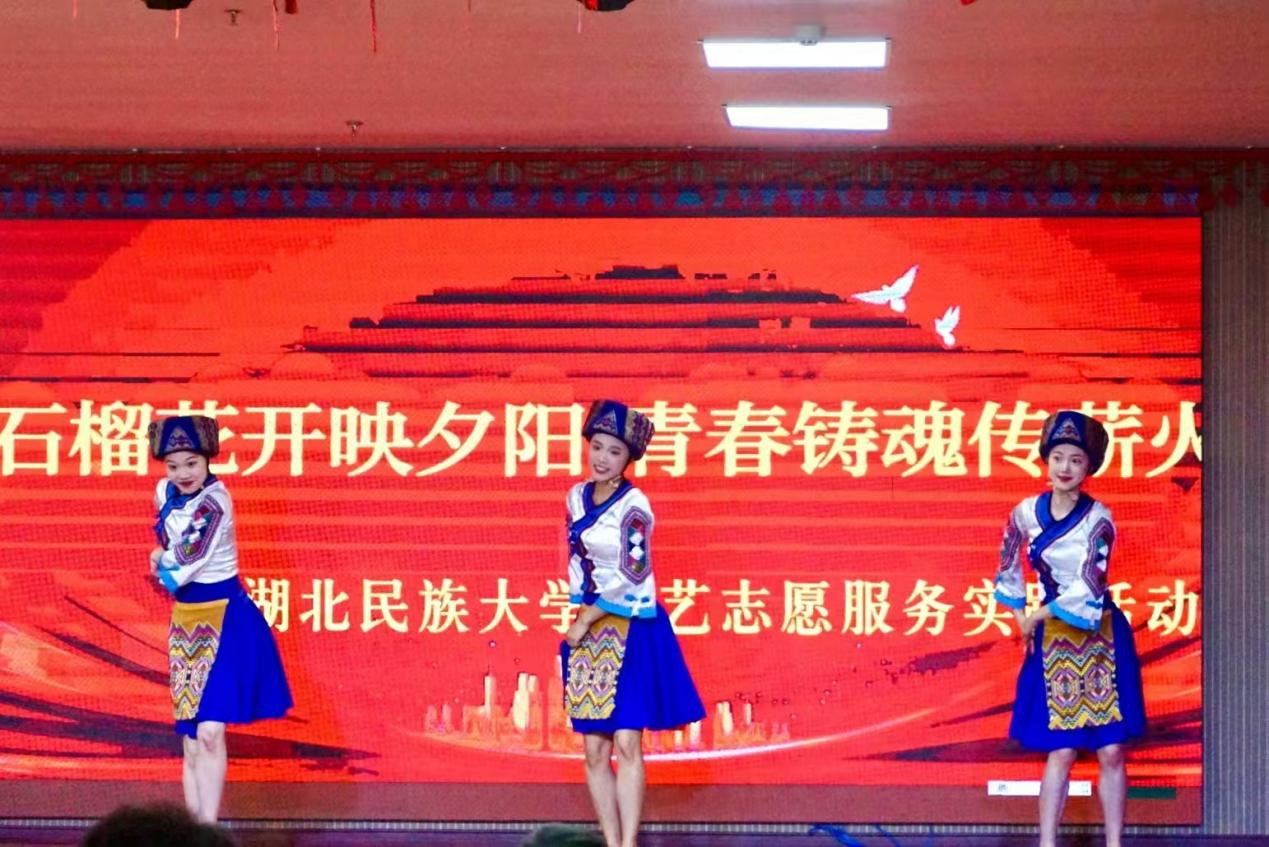 活动照片.png